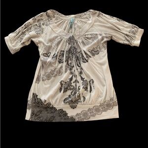 White and Black Quarter Sleeve Shirt